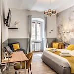Nala Luxury With Terrace דירה *